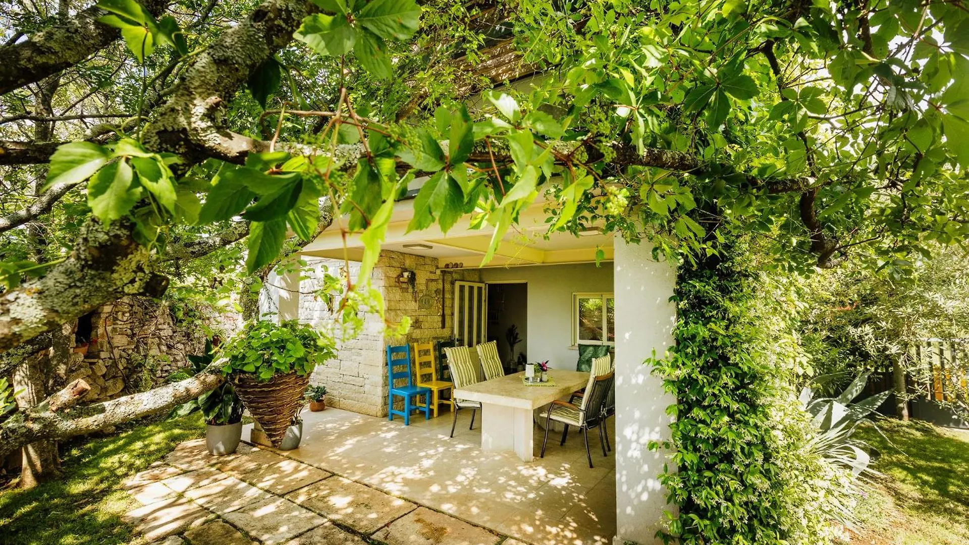 Peroj'S Green Oasis - Holiday Home