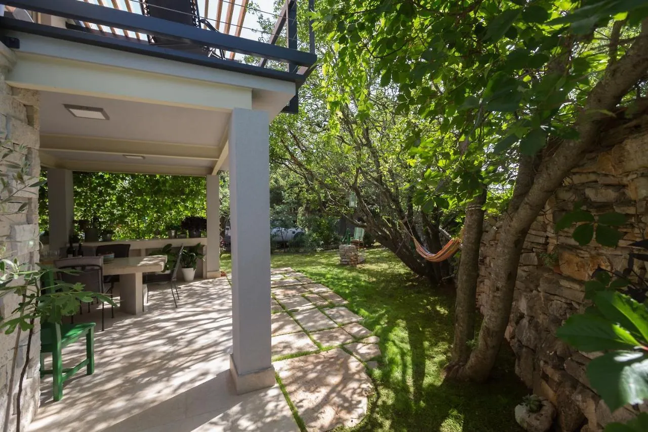 Peroj'S Green Oasis - Holiday Home